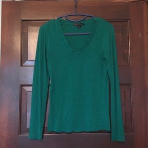 Green v-neck long sleeve